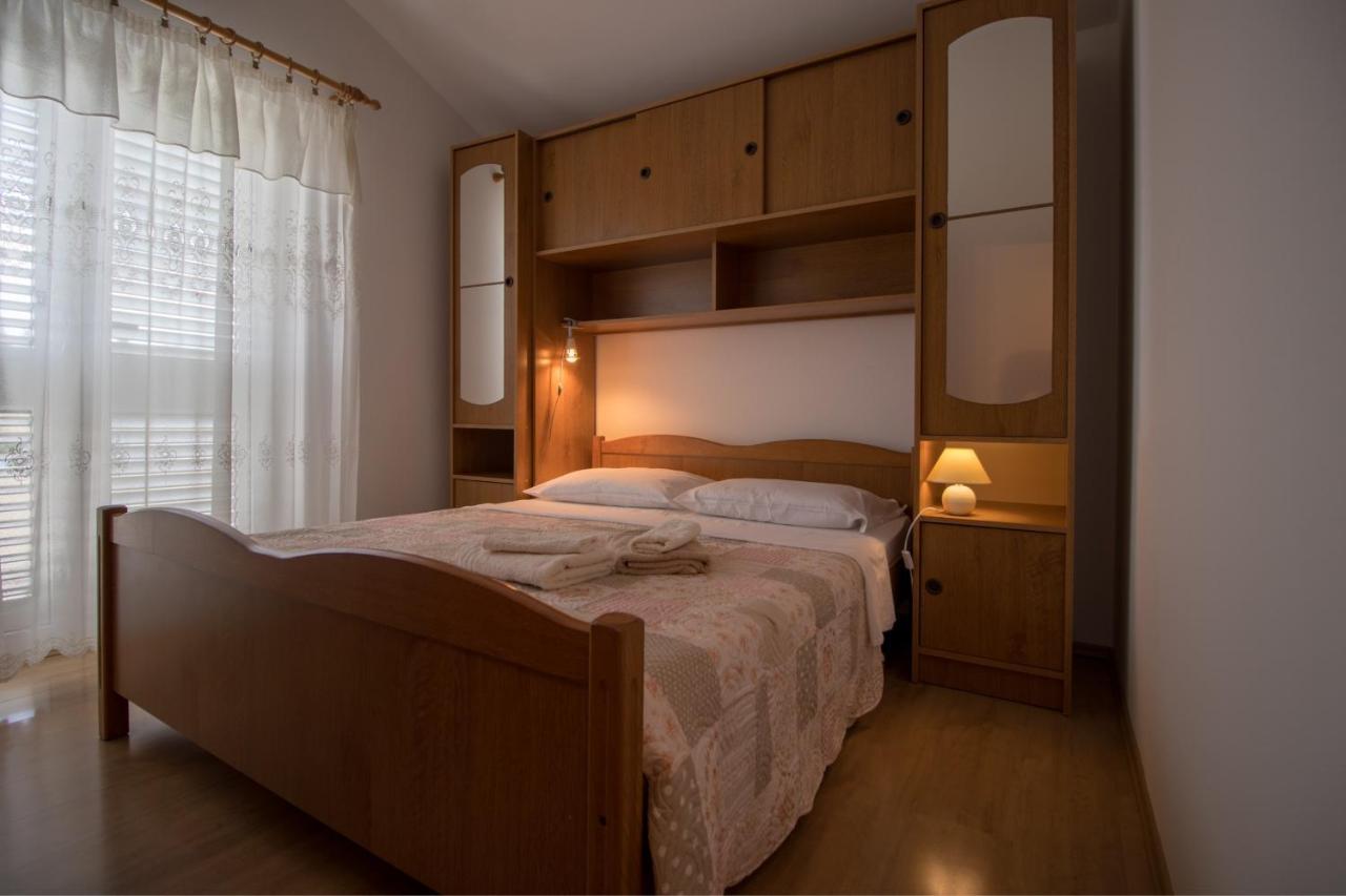 Apartments With A Parking Space Punat, Krk - 20553 Exterior photo